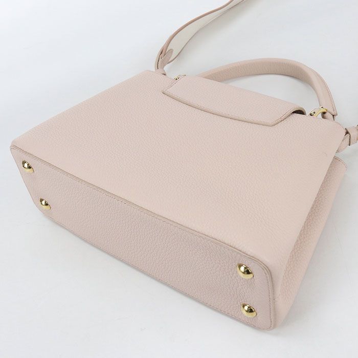Louis Vuitton Capucines PM Taurillon Handbag Leather