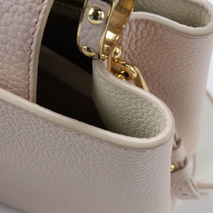 Louis Vuitton Capucines PM Taurillon Handbag Leather