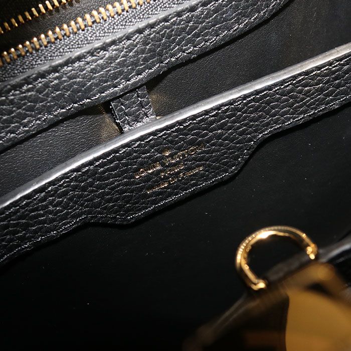 Louis Vuitton Capucines PM Taurillon Handbag Leather