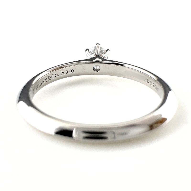 Tiffany & Co Solitaire Ring Platinum . Diamond