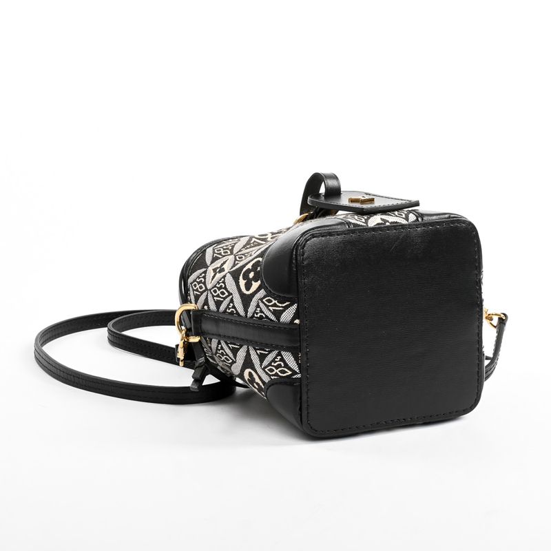 Louis Vuitton Shoulder Bag Noe Purse