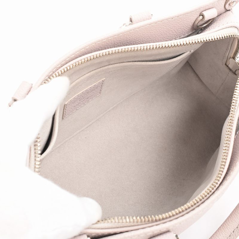 Louis Vuitton Handbag on the Go East West