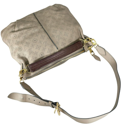 Louis Vuitton Selene MM Mahina Shoulder Bag Leather Taupe 2-Way — view 5