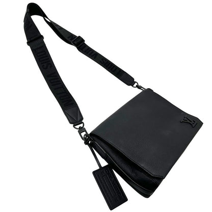 Louis Vuitton LV Aerogram Shoulder Bag Take Off Messenger Noir Black