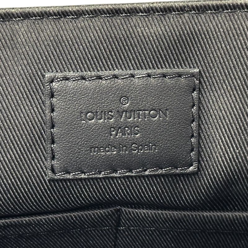 Louis Vuitton LV Aerogram Shoulder Bag Take Off Messenger Noir Black