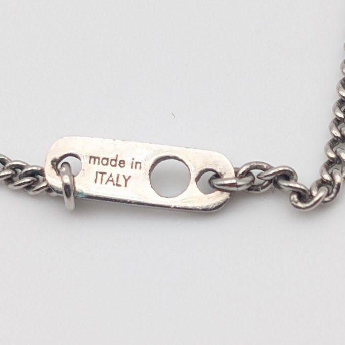 Louis Vuitton Collier Charm for Gentlemen Silver Lvlogo Paris Necklace