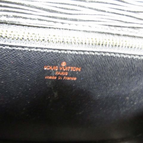 Louis Vuitton Epi Saint Cloud Shoulder Bag Noir Black Crossbody Leather Flap