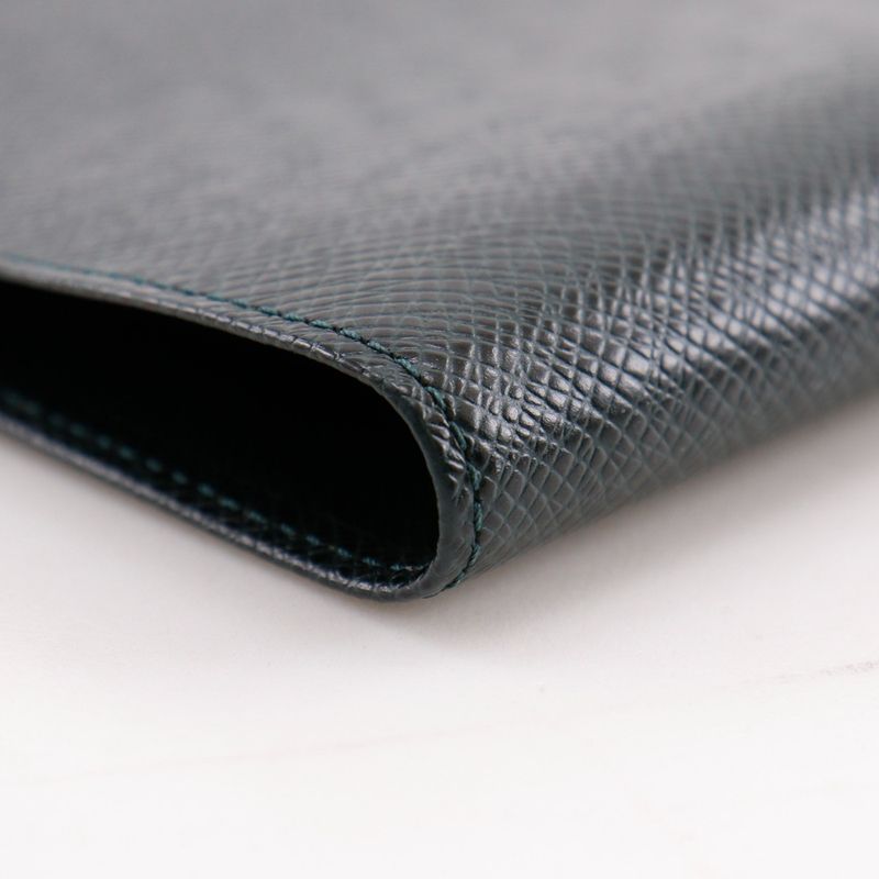 Louis Vuitton Agenda Bureau Notebook Cover Taiga Epi Sear Dark Green