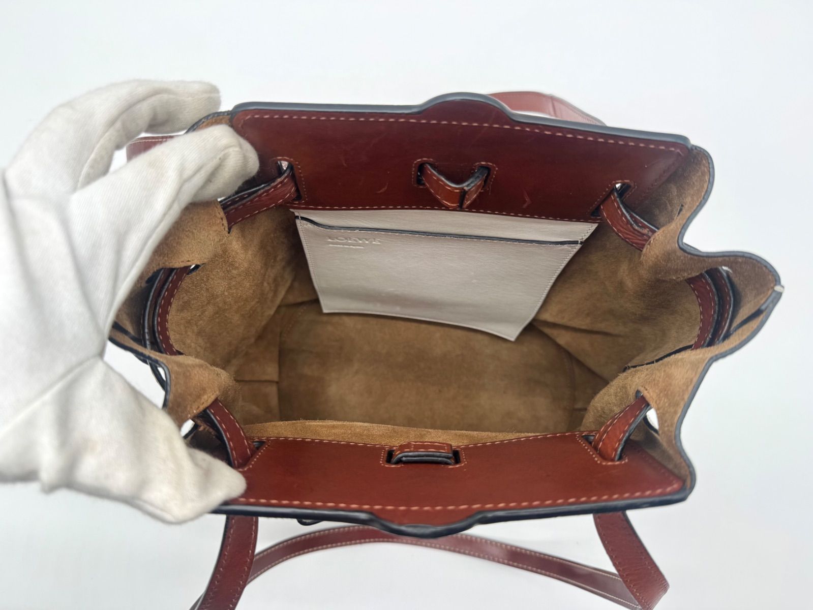 Loewe Shoulder Bag Lazo Bucket Leather White Brown — view 8