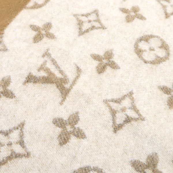 Louis Vuitton Scarf Monogram Split