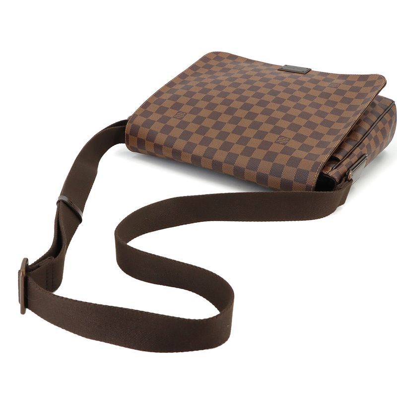 Louis Vuitton Damier District MM Shoulder Bag Ebene