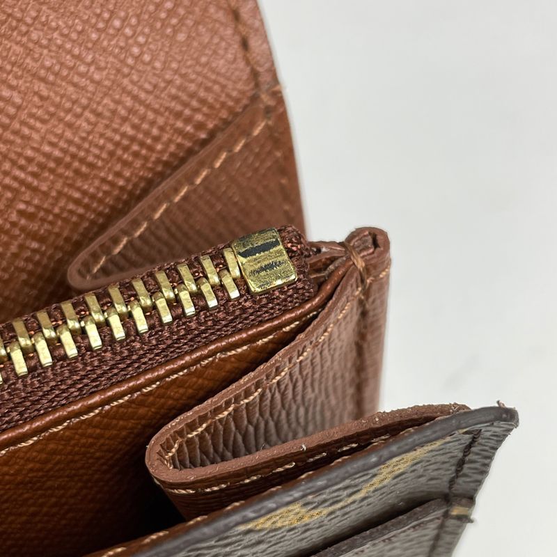 Louis Vuitton Pochette Porte Monet Cles Bifold Wallet Monogram Brown