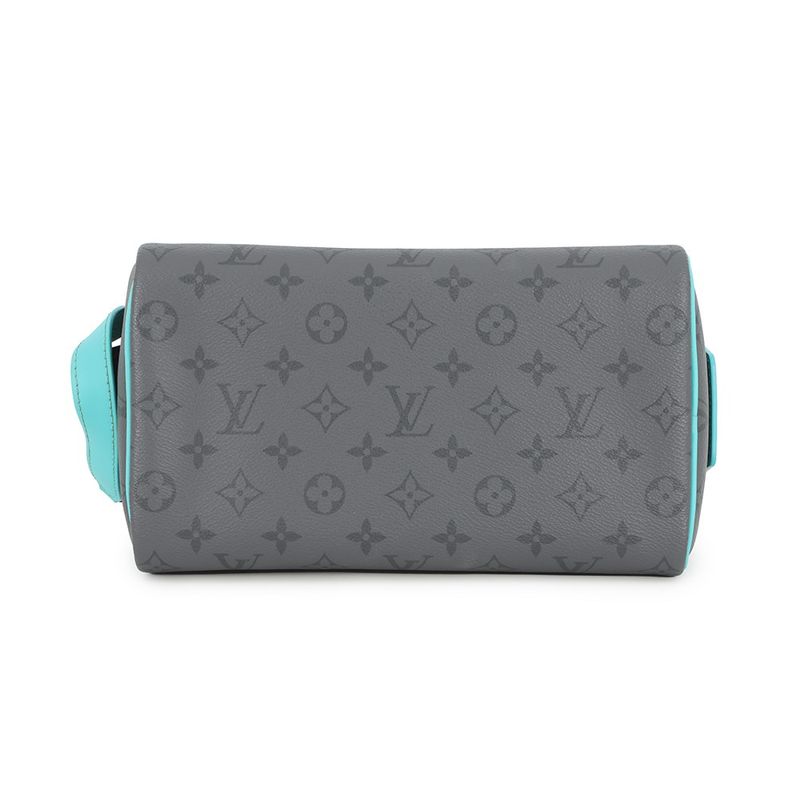 Louis Vuitton Clutch Monogram Eclipse Reverse Dopp Kit Black