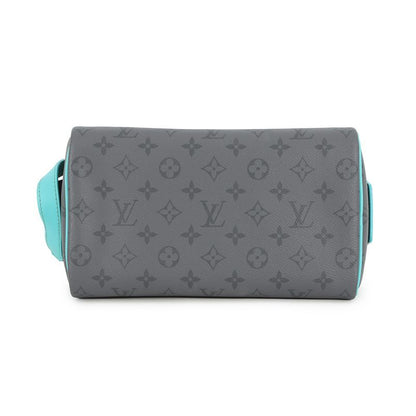 Louis Vuitton Clutch Monogram Eclipse Reverse Dopp Kit Black