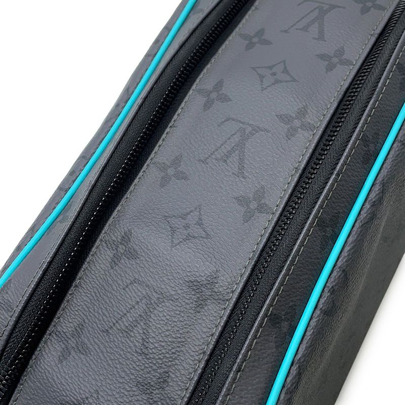 Louis Vuitton Clutch Monogram Eclipse Reverse Dopp Kit Black