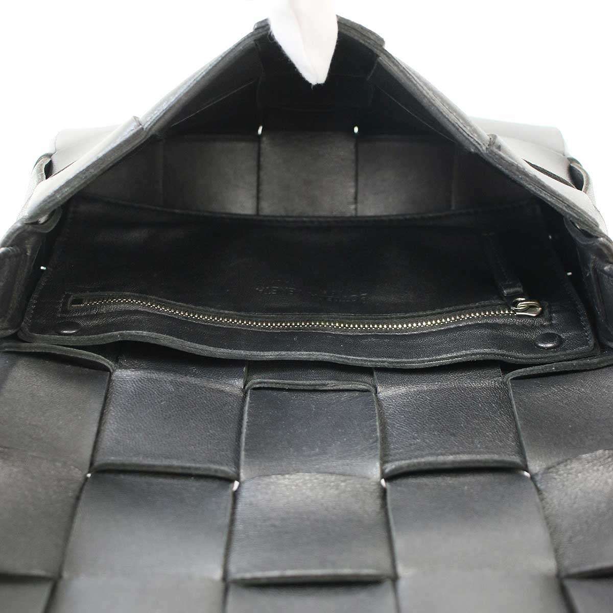 Bottega Veneta Cassette Maxi Intrecciato Leather Shoulder Bag Black