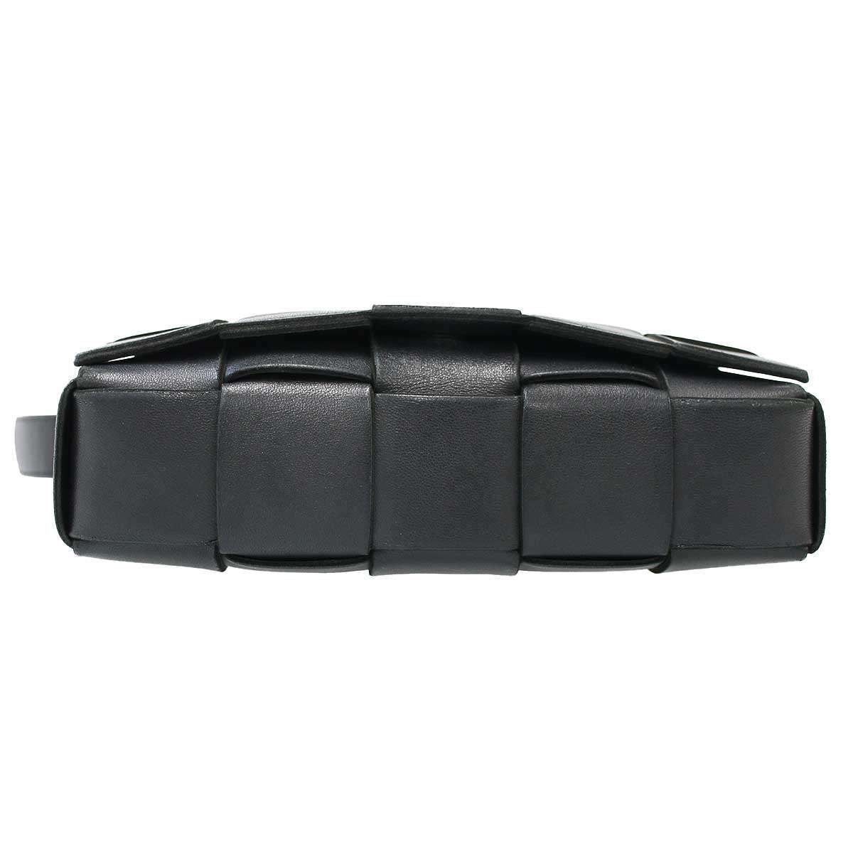 Bottega Veneta Cassette Maxi Intrecciato Leather Shoulder Bag Black