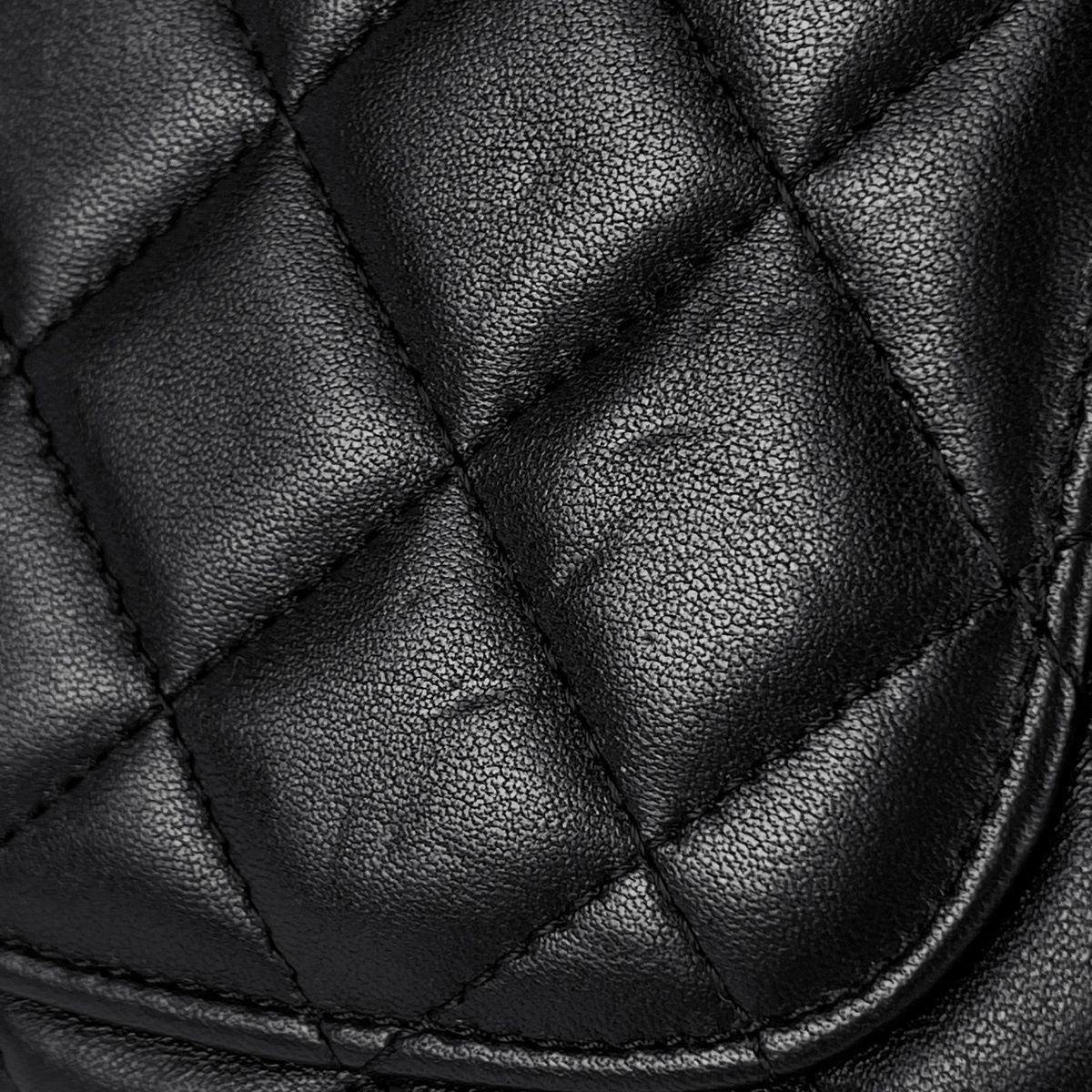 Chanel CC Logo Chain Shoulder Bag Quilted Leather Black