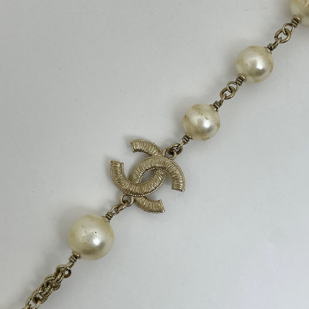Chanel CC Logo Faux Pearl Necklace White Gold