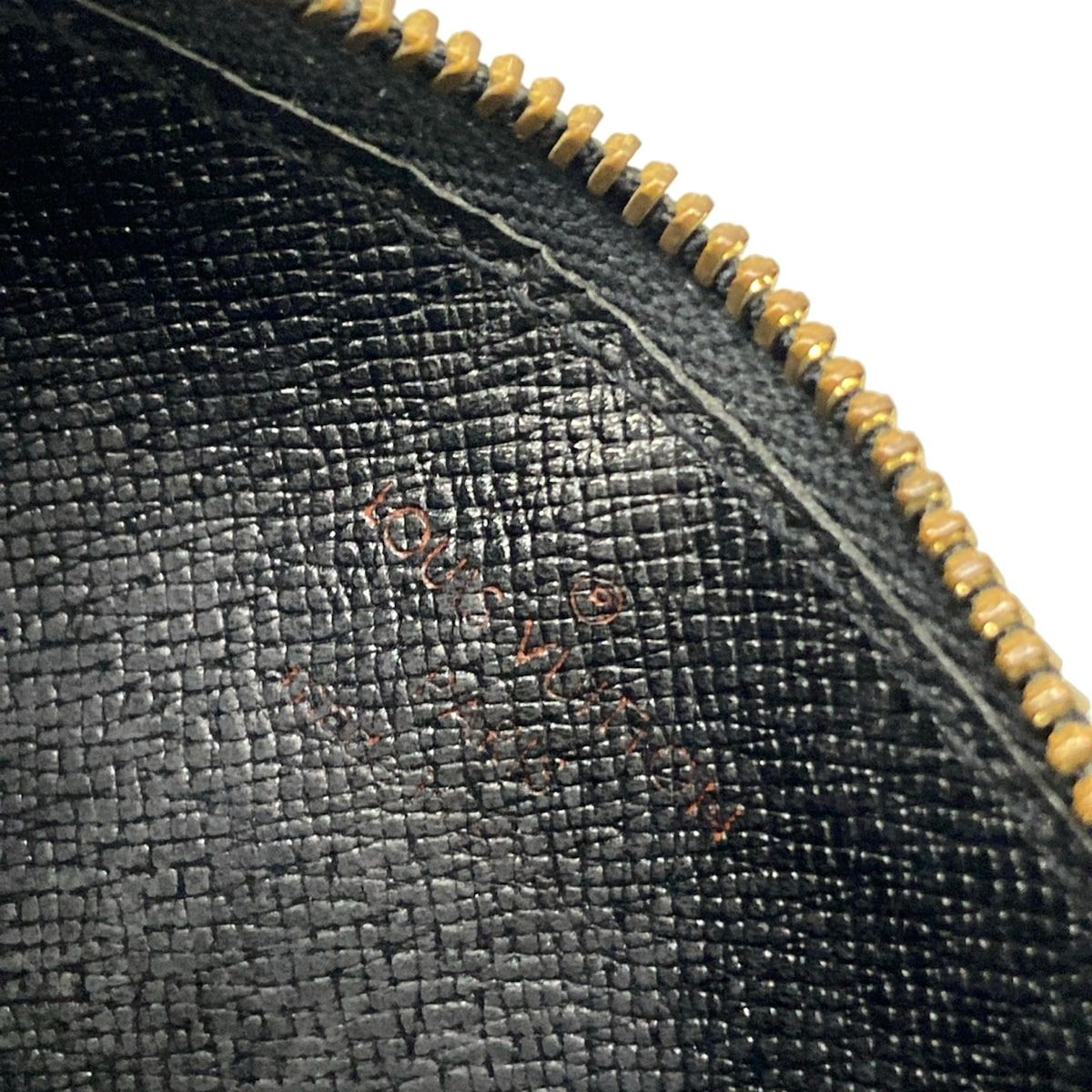 Louis Vuitton Coin Case Epi Pochette Cles Noir Leather