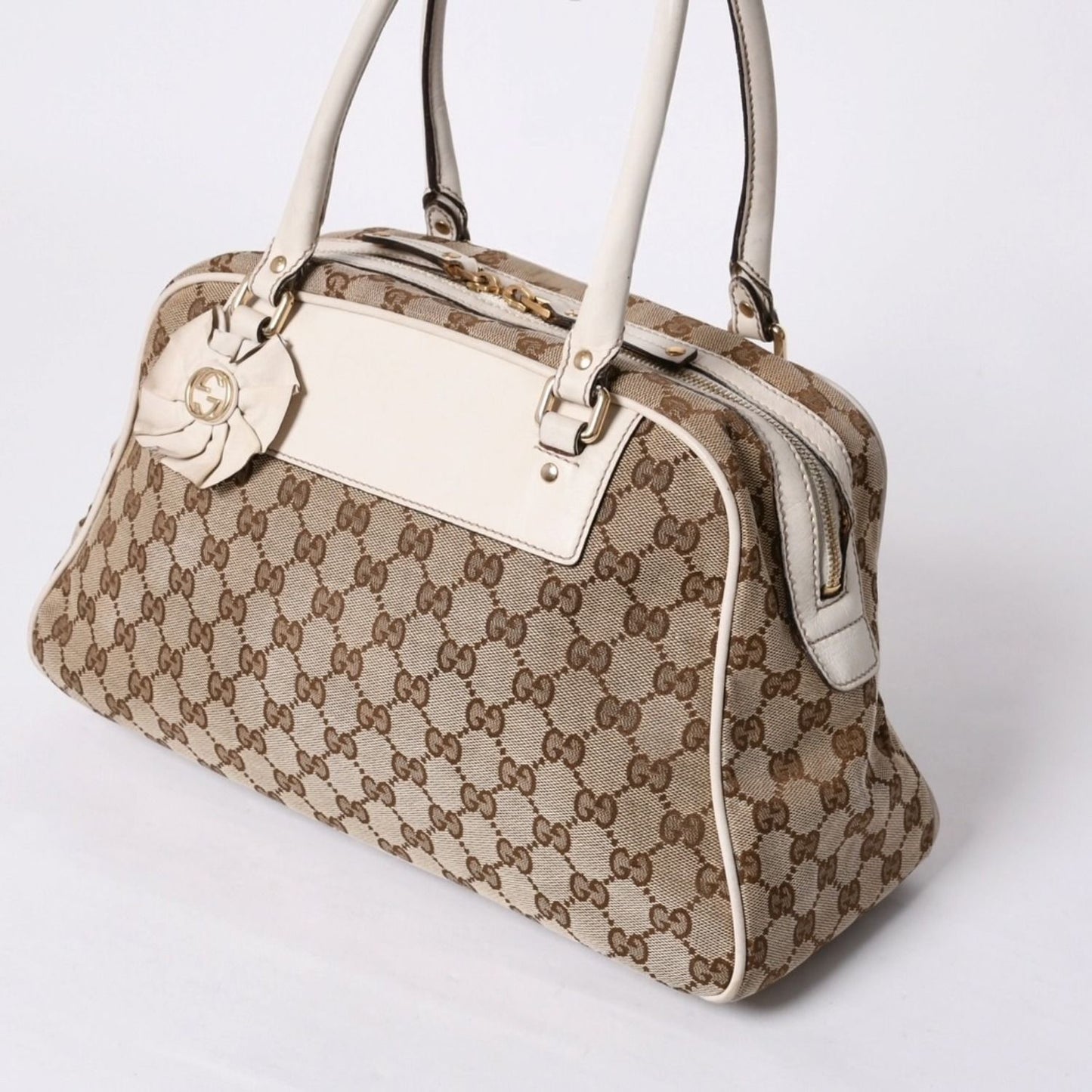 Gucci Guuci GG Canvas Shoulder Bag Beige White — view 4