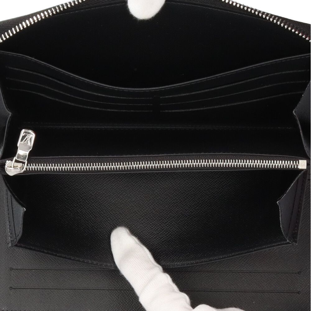 Louis Vuitton Zippy Organizer Taiga Wallet Leather