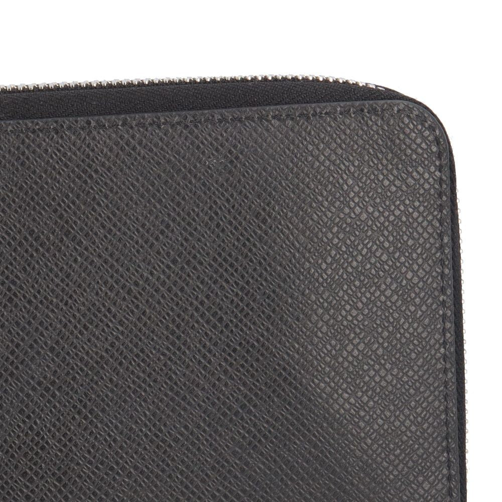 Louis Vuitton Zippy Organizer Taiga Wallet Leather