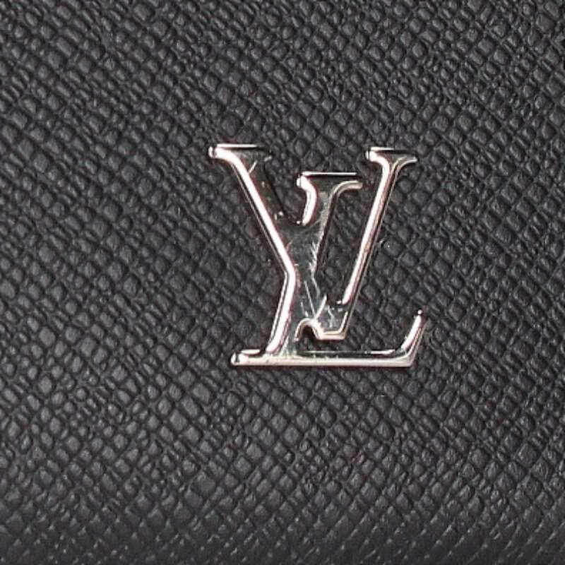 Louis Vuitton Pochette Voyage Taiga Leather