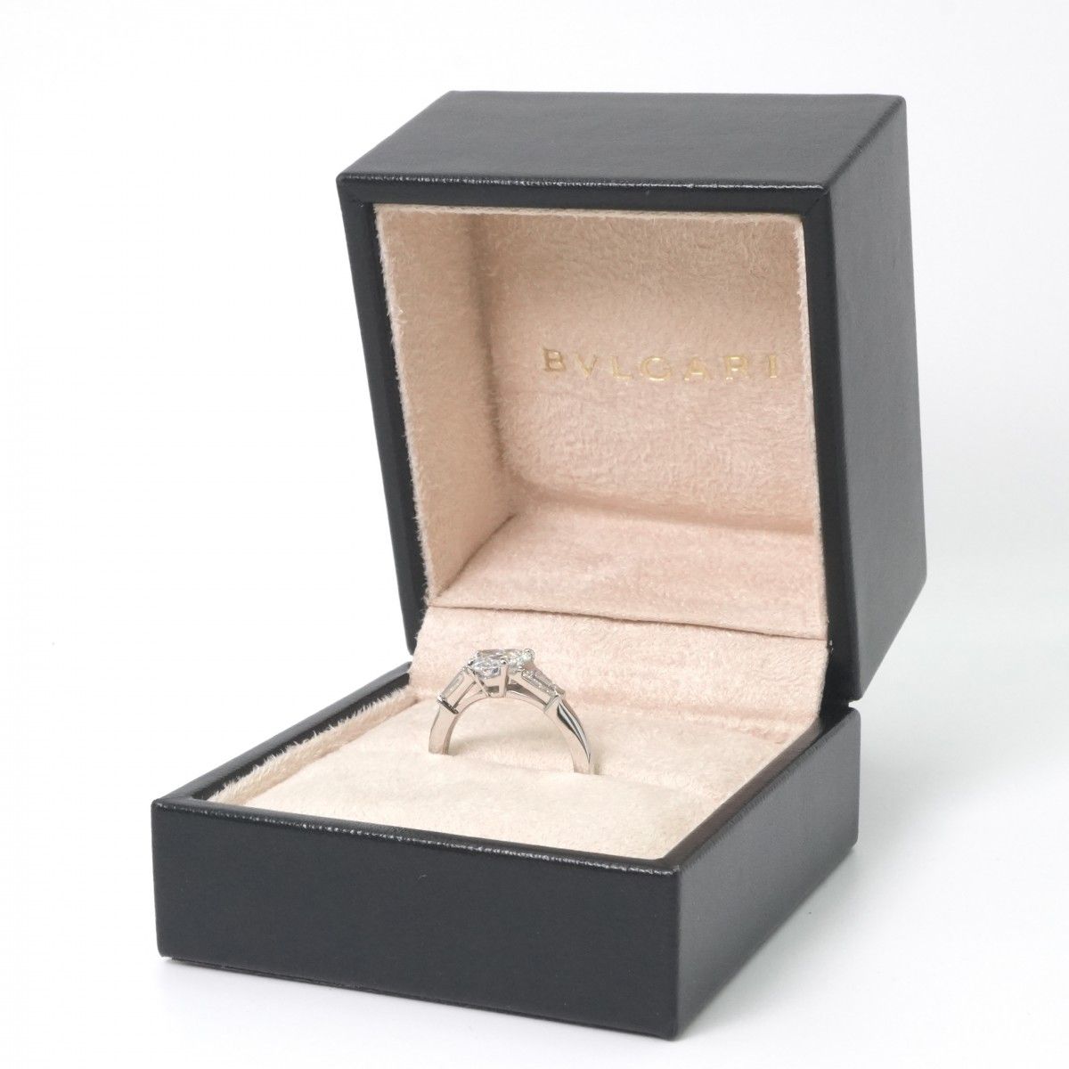 Bvlgari Solitaire Ring Glyph Platinum Wedding Engagement