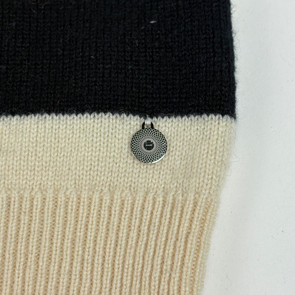 Hermes Logo Round Neck Sweater Top Cashmere White Black