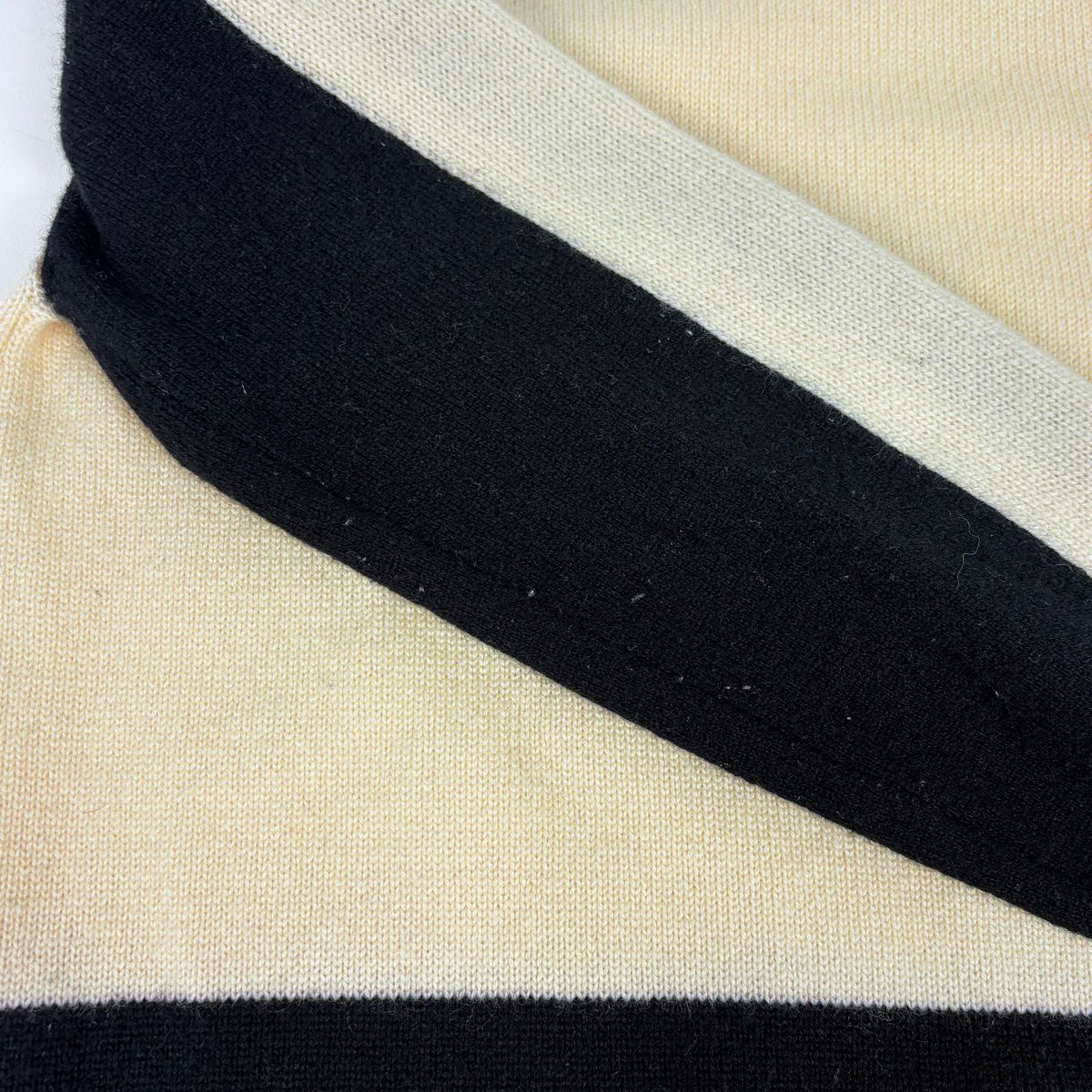 Hermes Logo Round Neck Sweater Top Cashmere White Black
