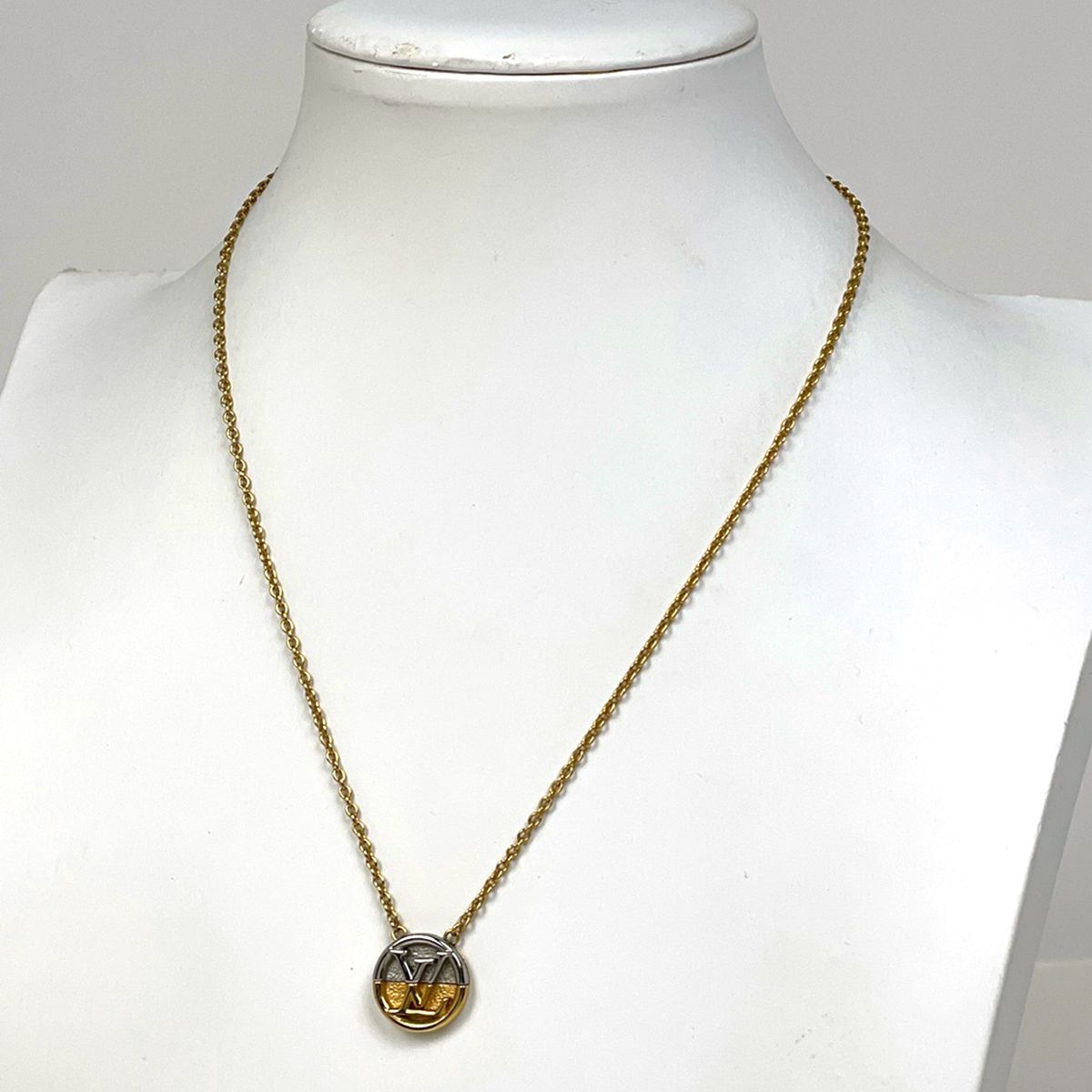 Louis Vuitton Collier L to Necklace Gold Plated