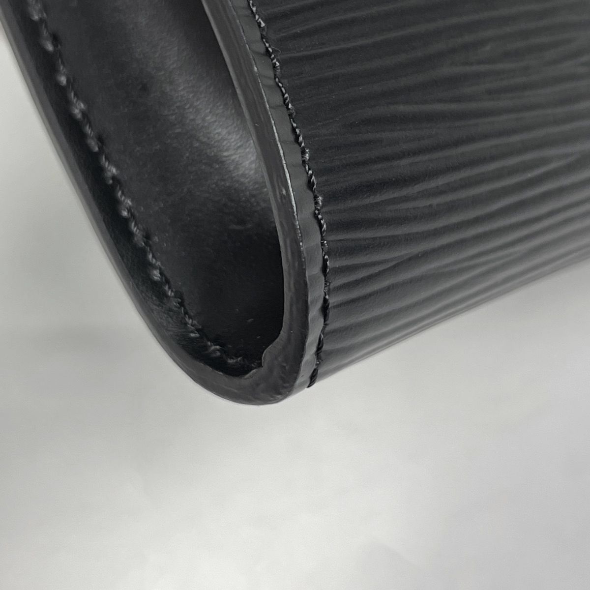 Louis Vuitton Pochette Epi Noir Pouch