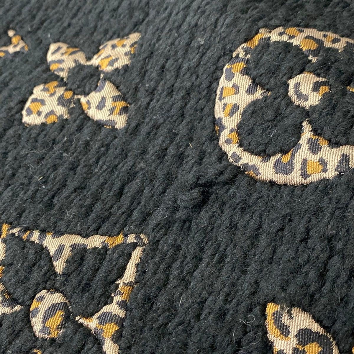 Louis Vuitton Scarf Echarpe Giant Monogram Jungle Black Beige Leopard