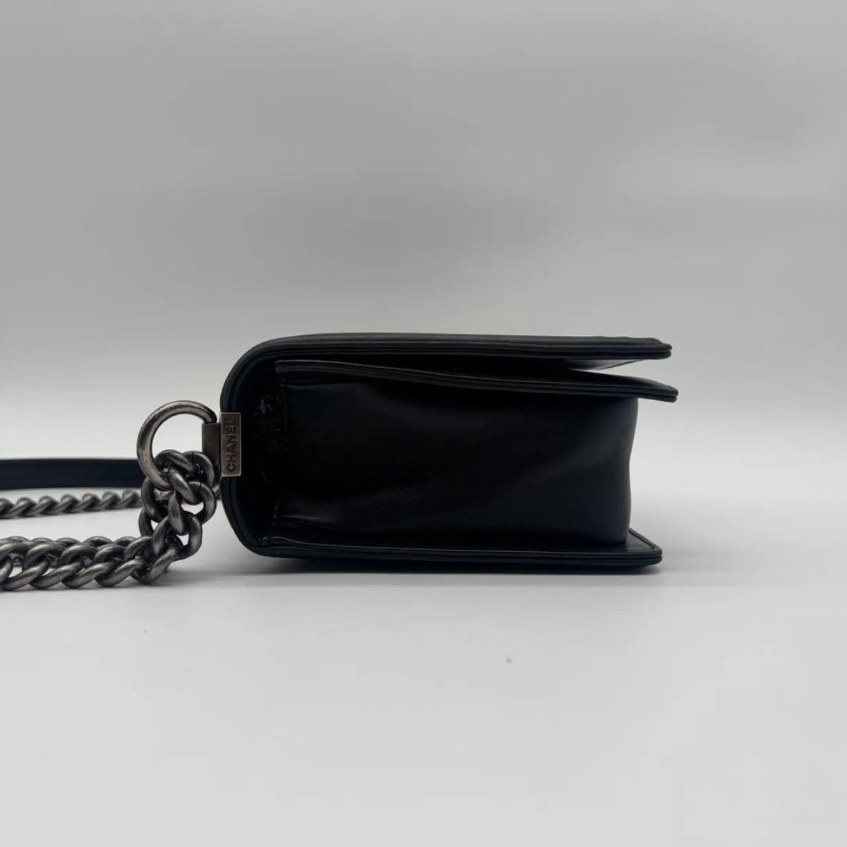 Chanel Large Shoulder Bag CC Logo Quilted Silver Black Leather — view 4