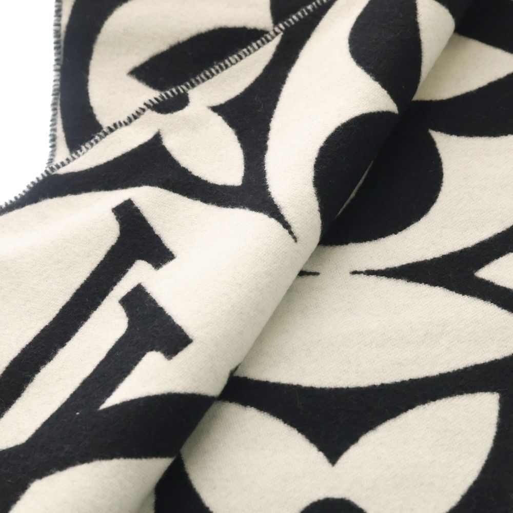 Louis Vuitton LV Medallion Wool Fringe Scarf Black
