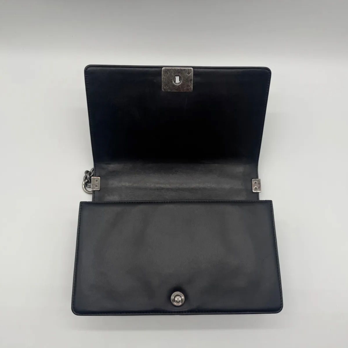 Chanel Large Shoulder Bag CC Logo Quilted Silver Black Leather — view 9