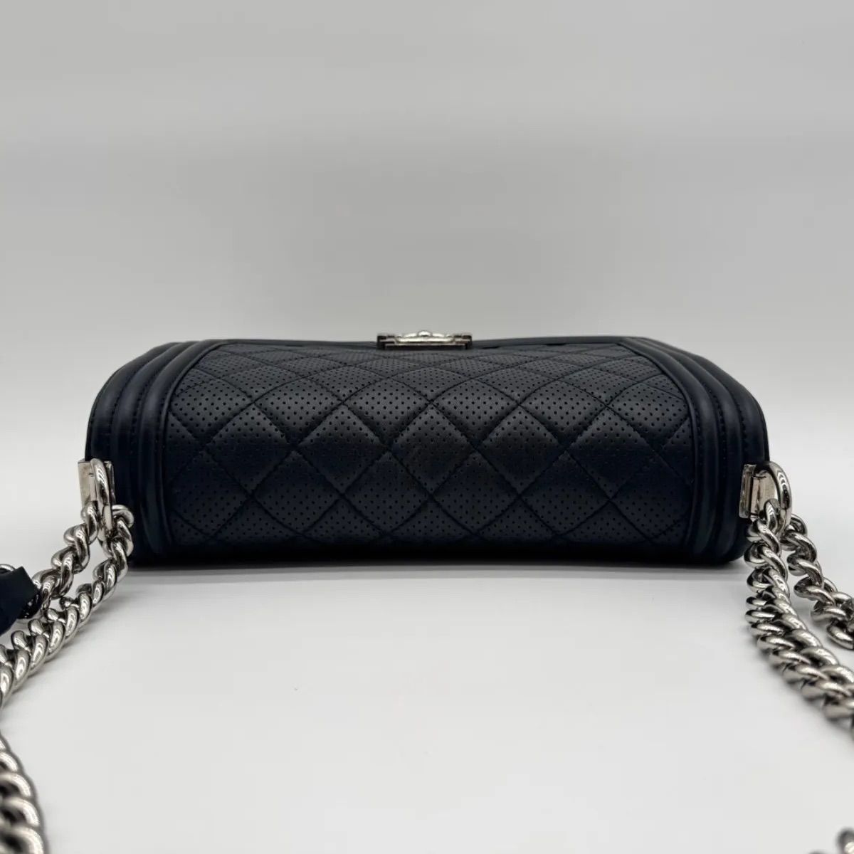 Chanel Shoulder Bag CC Logo Silver Leather Navy with Shield Chain — view 5