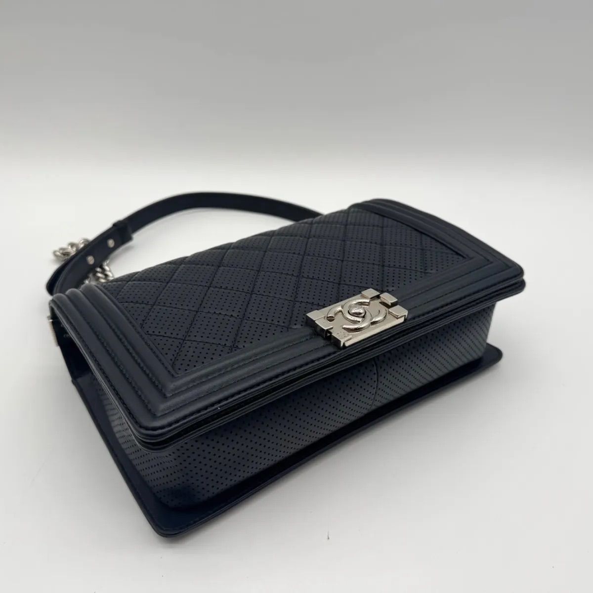 Chanel Shoulder Bag CC Logo Silver Leather Navy with Shield Chain — view 6