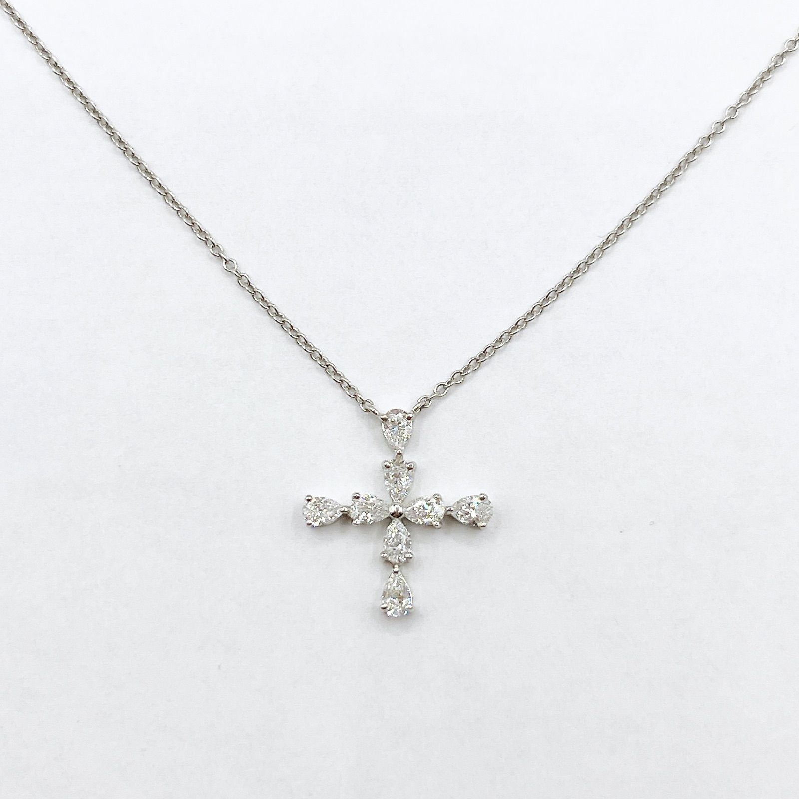 Harry Winston Symbols Diamond Platinum Necklace 42 cm — view 5