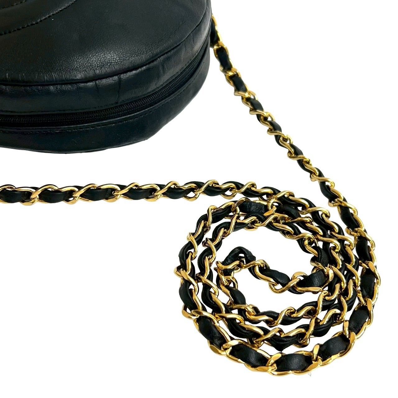 Chanel Quilted CC Logo Lambskin Leather Chain Shoulder Bag Pochette Black