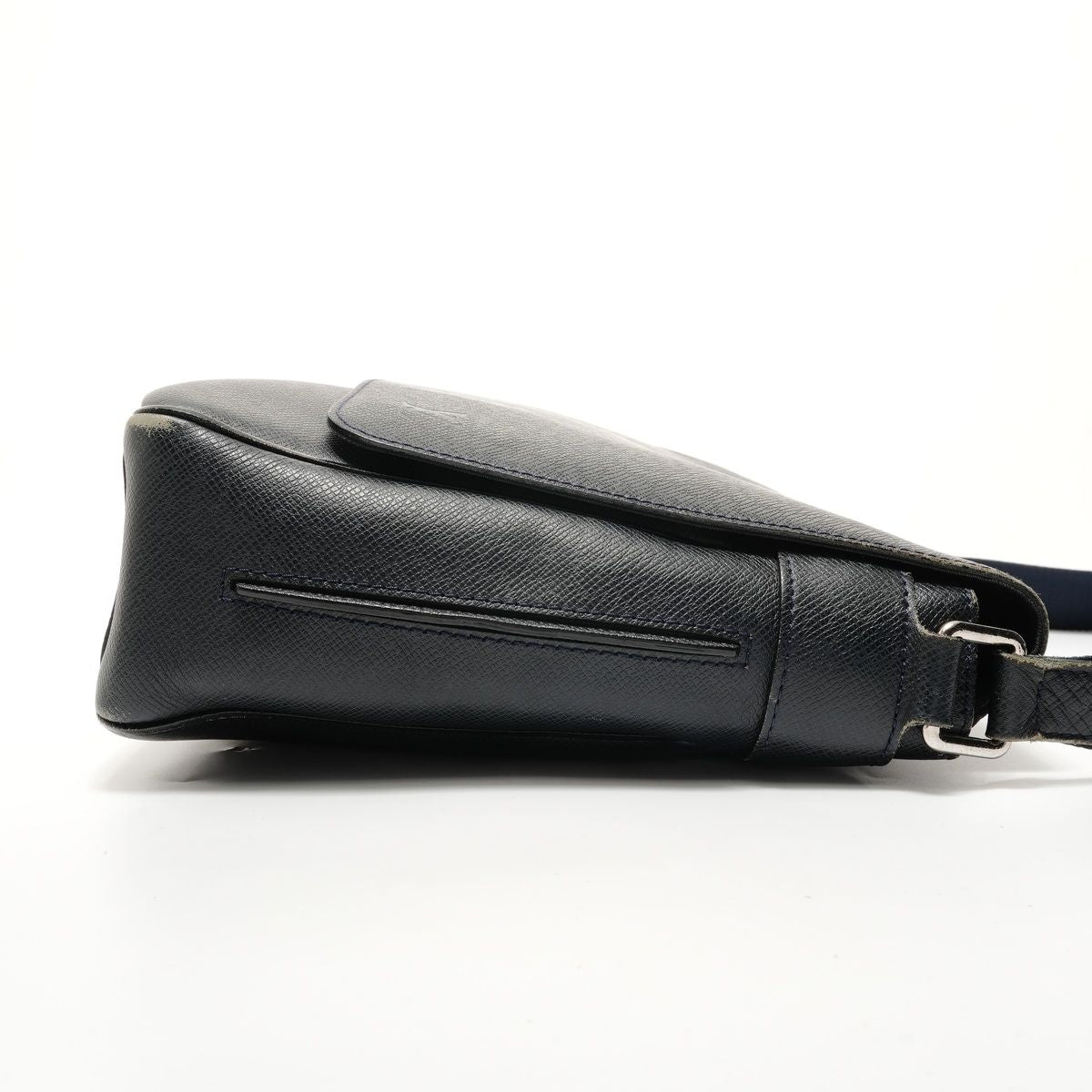 Louis Vuitton Shoulder Bag Taiga Roman MM