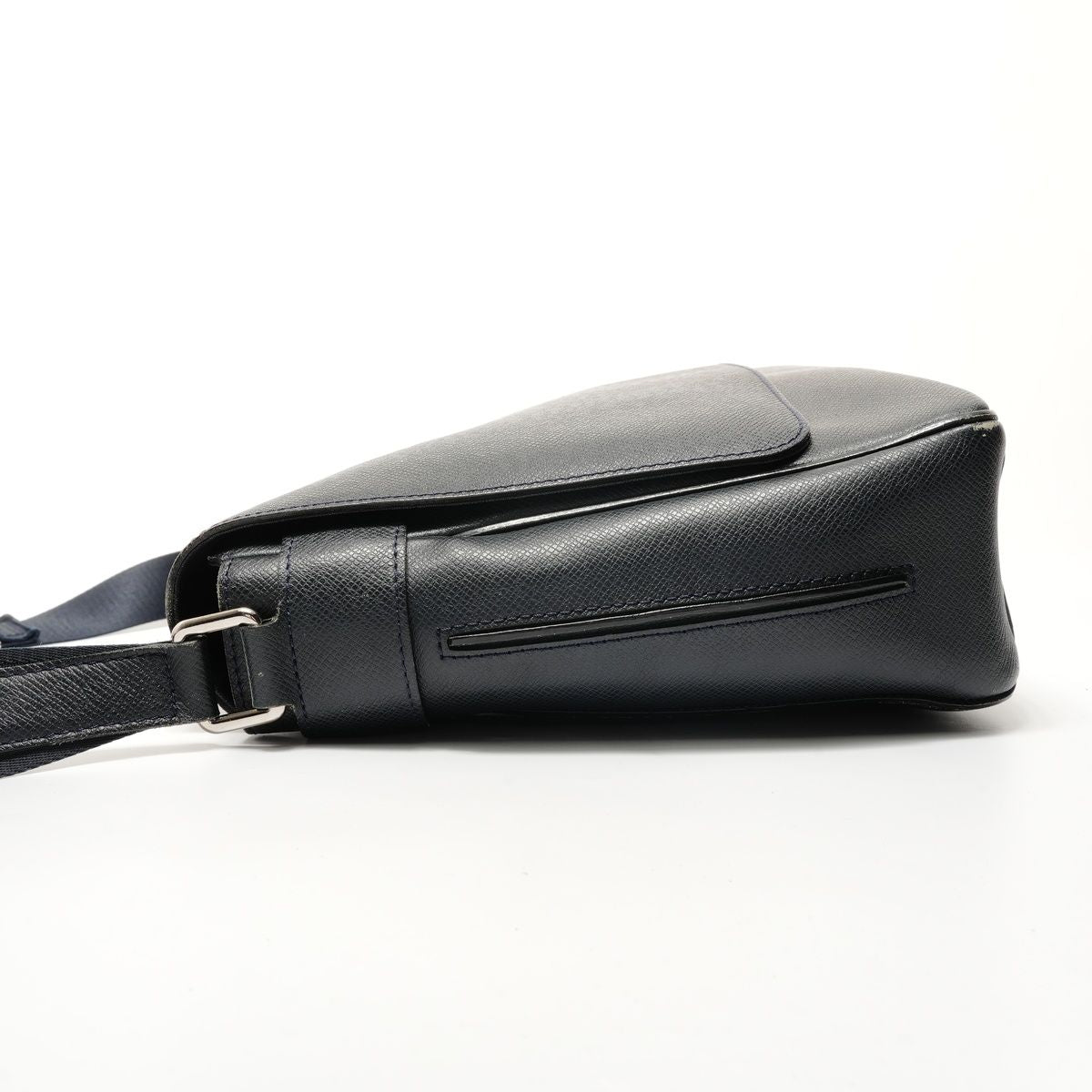 Louis Vuitton Shoulder Bag Taiga Roman MM