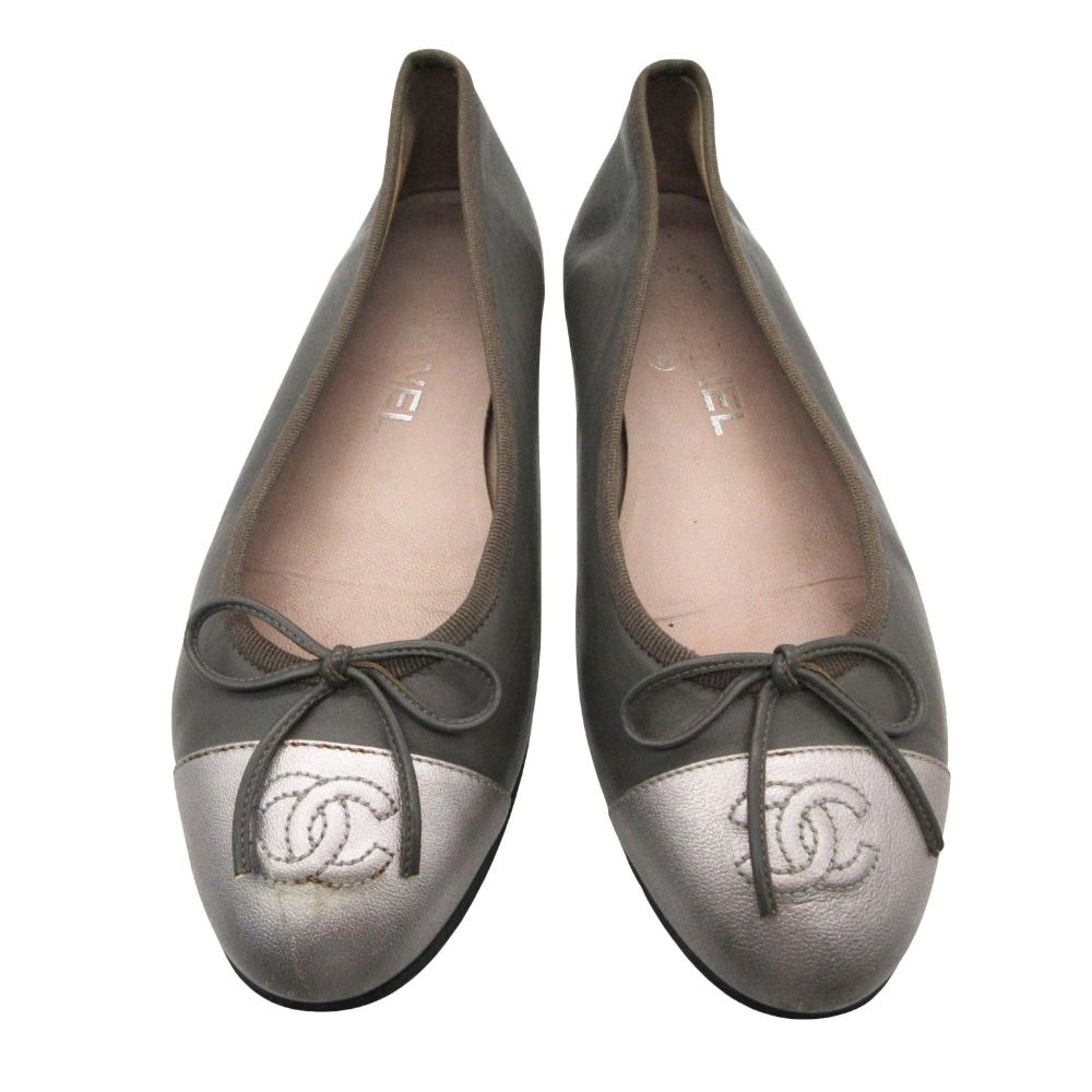 Chanel Ballet Shoes Leather CC Logo Flat Bicolor Gray