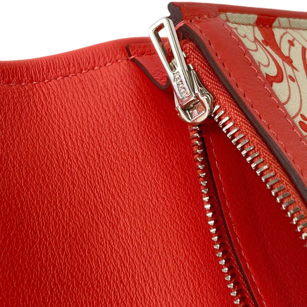 Hermes Avec Soie Silver Bifold Wallet Silk