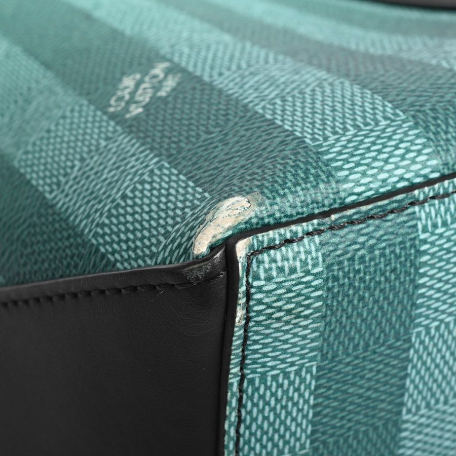 Louis Vuitton Tote Weekend