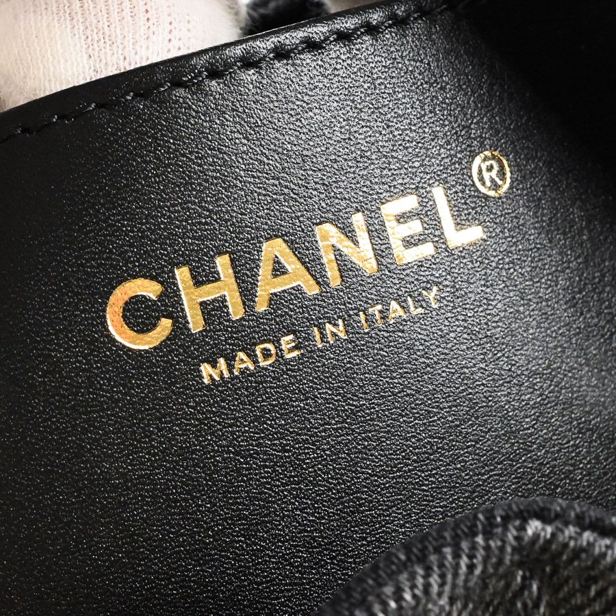 Chanel Handbag 25 Small
