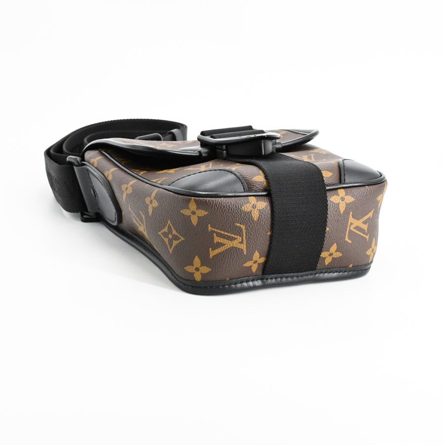 Louis Vuitton Shoulder Bag Arch Messenger