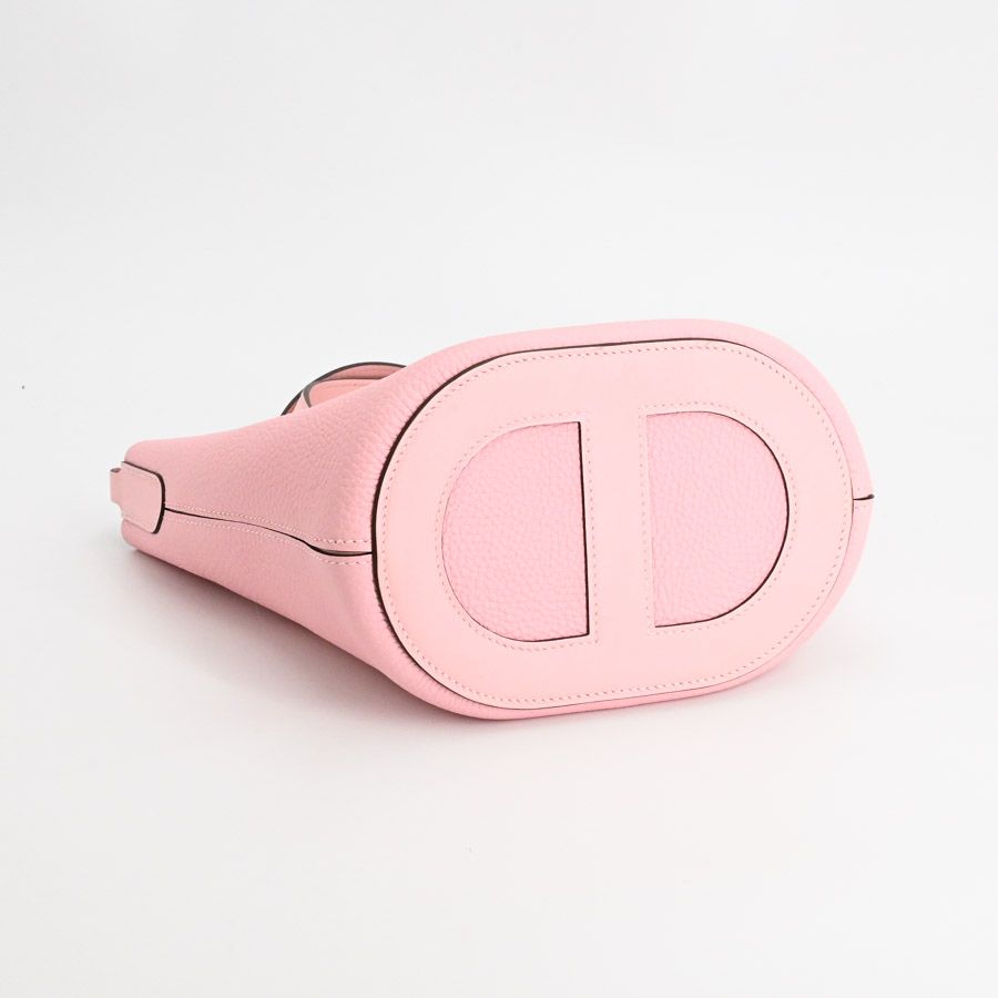 Hermes Handbag in the Loop 18