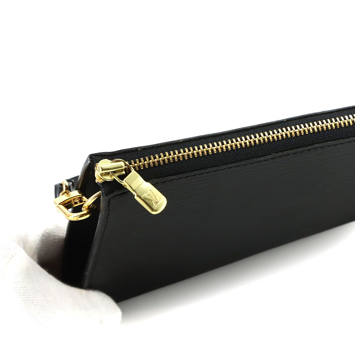 Louis Vuitton Epi Pochette Hand Bag Noir Gold